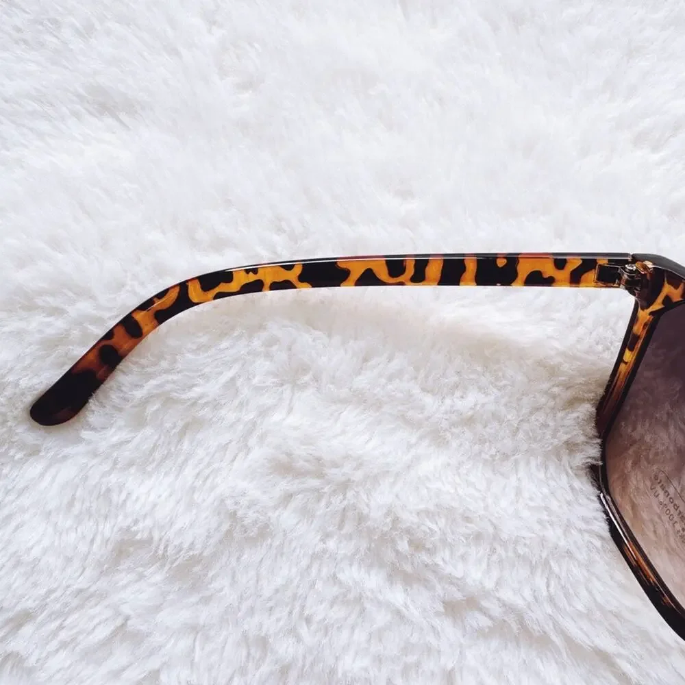 Kira Tortoise Brown & Black Oversized Sunglasses - Picture 6 of 11